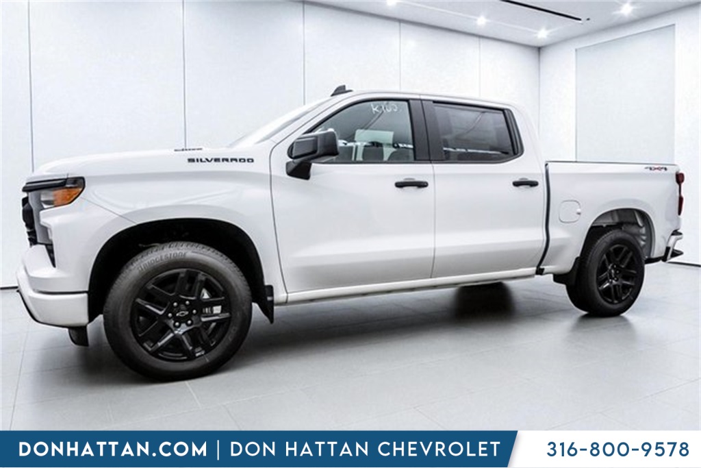 2025 Chevrolet Silverado 1500 Custom photo 2