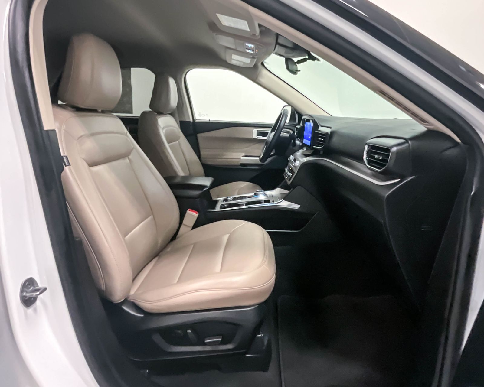 2023 Ford Explorer XLT Sport photo 15