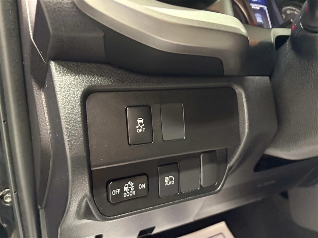 2023 Toyota Tacoma SR5 photo 17