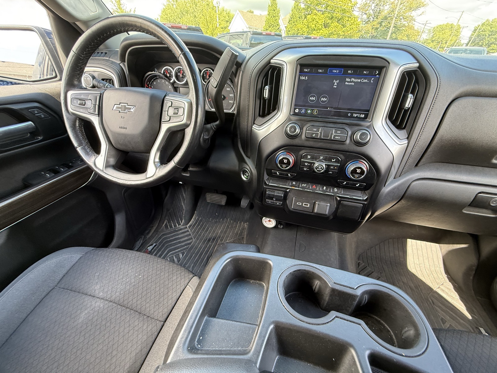 2021 Chevrolet Silverado 1500 RST photo 2