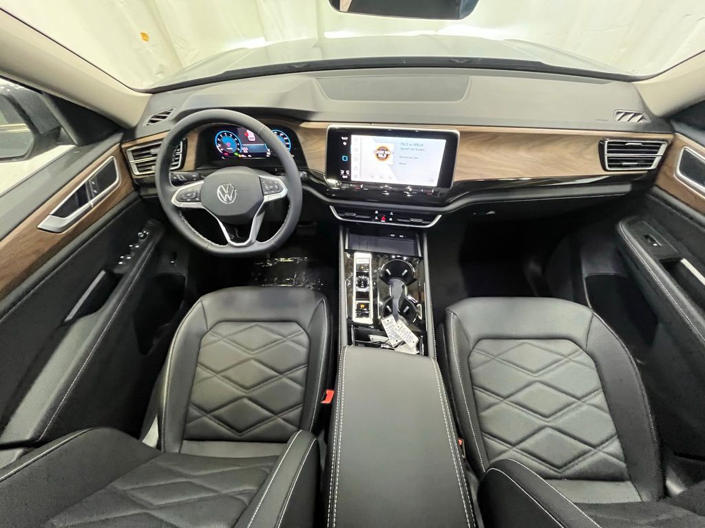 2025 Volkswagen Atlas SE Technology photo 12