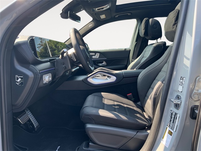 2025 Mercedes Benz GLS 580 4MATIC photo 9