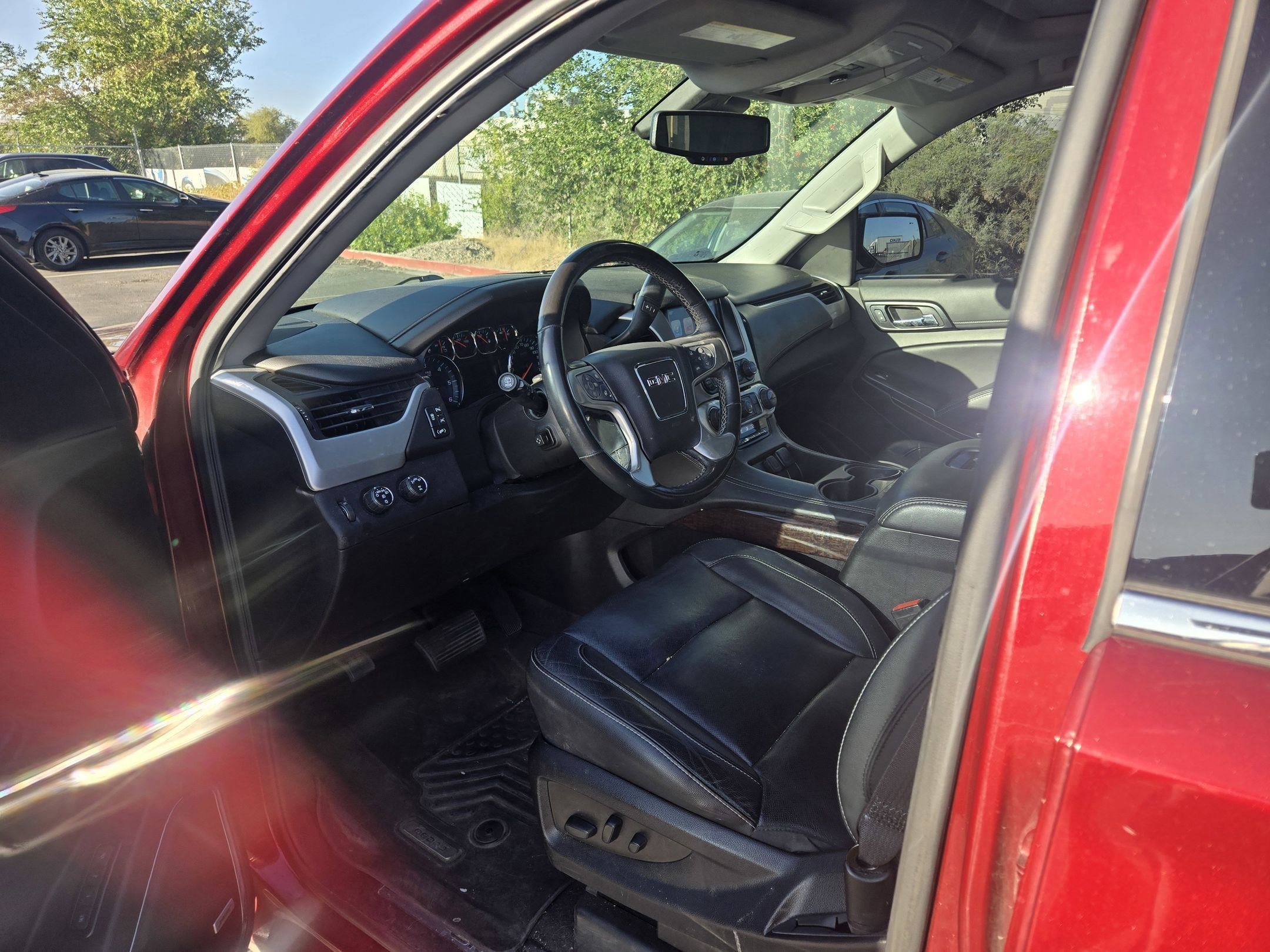 2020 Gmc Yukon SLT photo 3