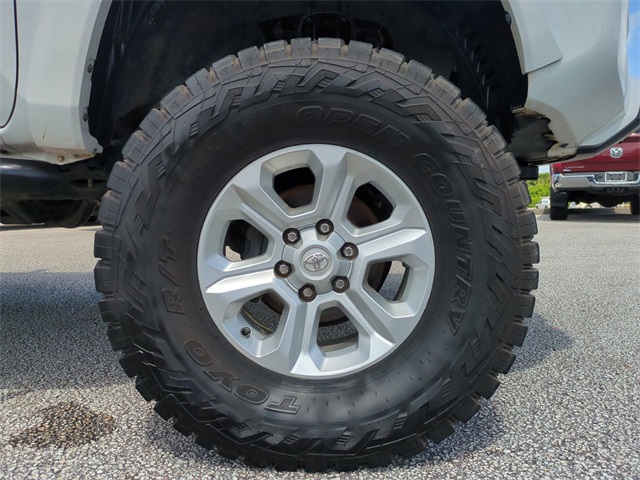 2018 Toyota Tacoma SR5 photo 10