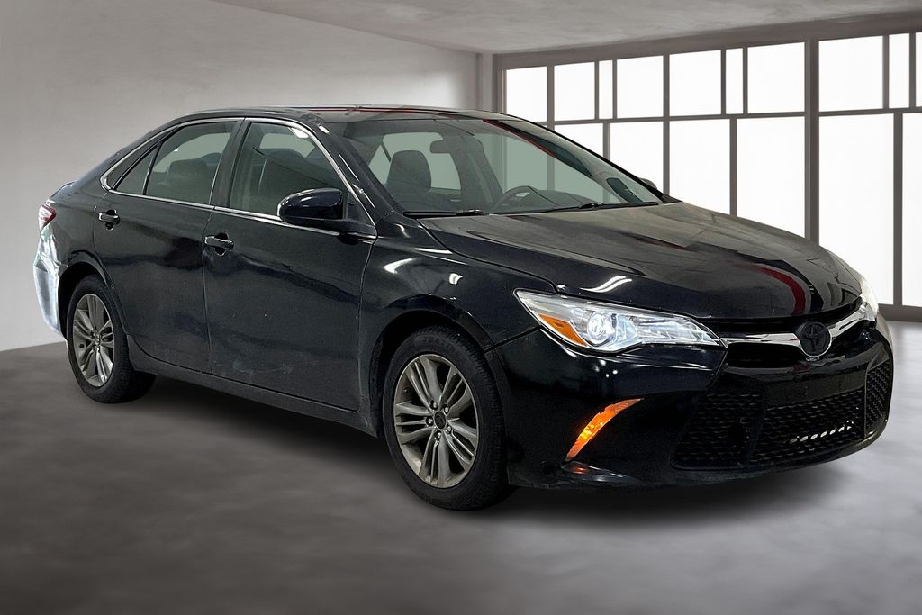 2015 Toyota Camry XLE photo 5