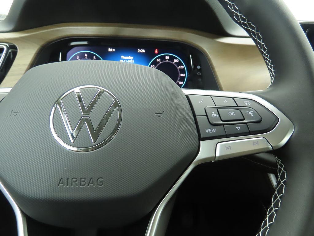 2026 Volkswagen Atlas SE photo 12
