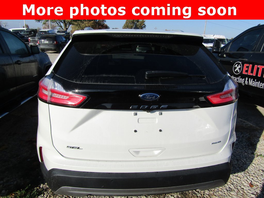 2023 Ford Edge SEL photo 3