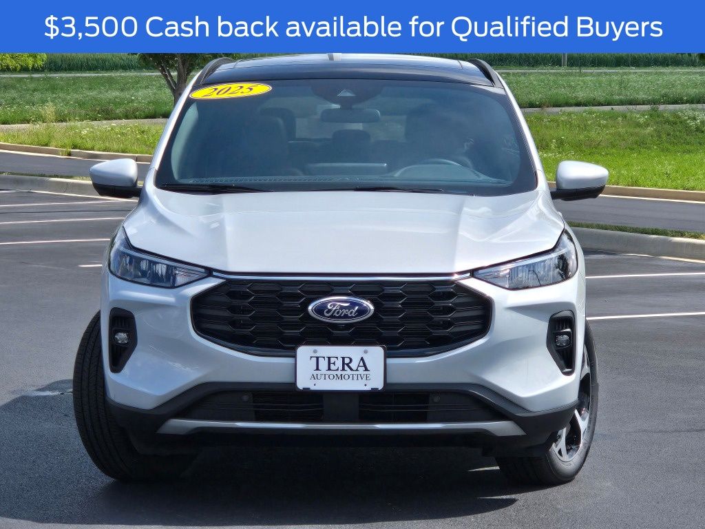 2025 Ford Escape Hybrid ST-Line Select photo 2