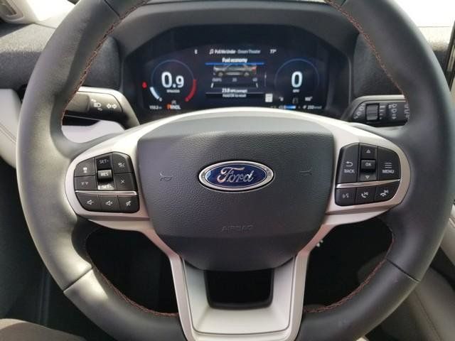 2025 Ford Explorer photo 24