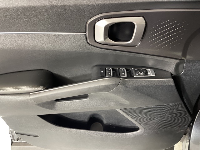 2022 Kia Sorento LX photo 10