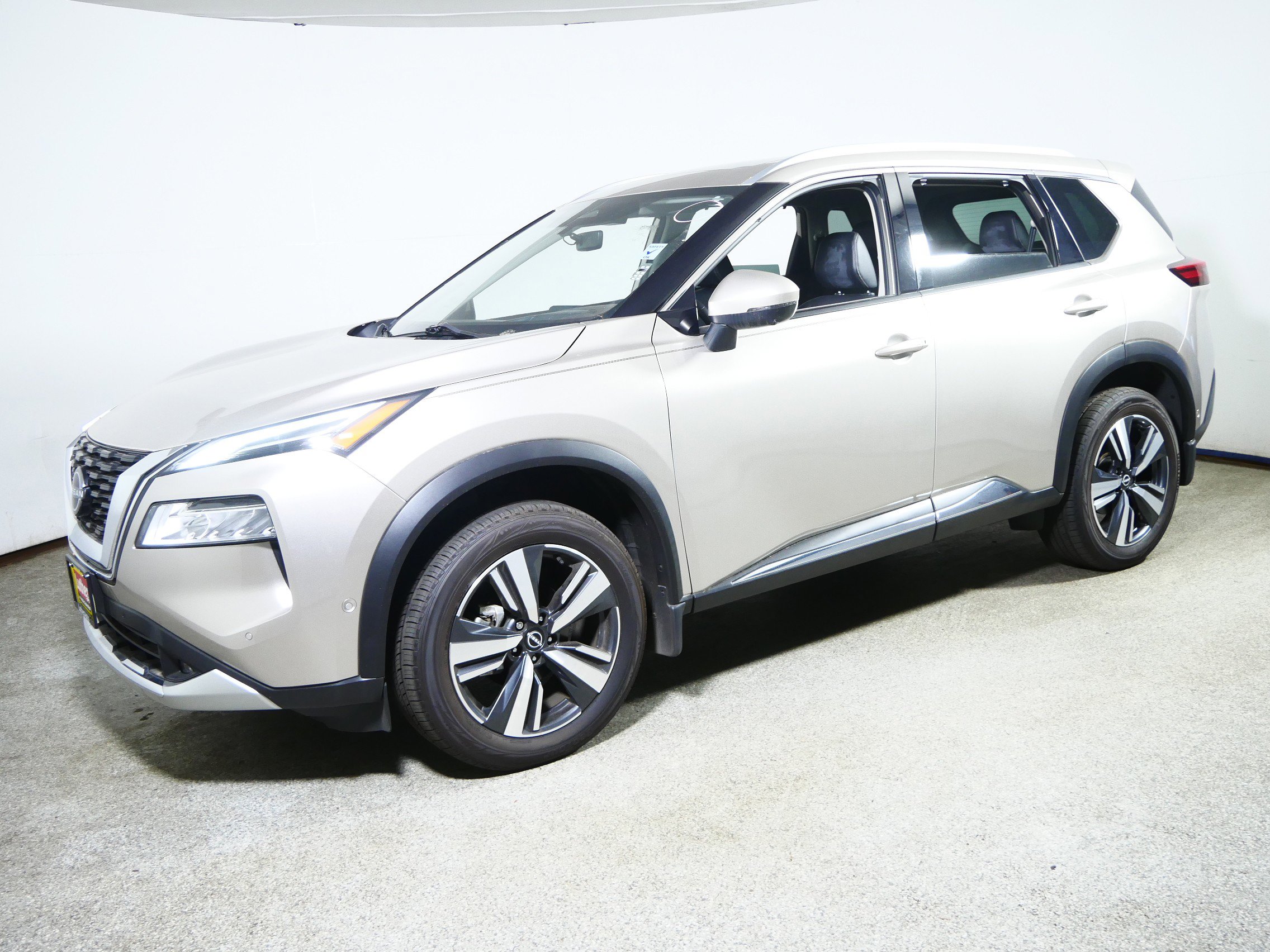 2022 Nissan Rogue Platinum AWD photo 3