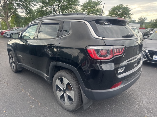 2020 Jeep Compass Latitude photo 2