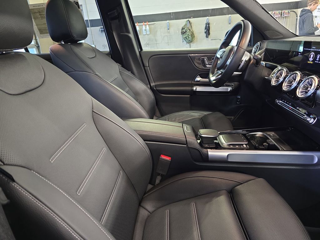 2022 Mercedes Benz GLB AMG 35 photo 10