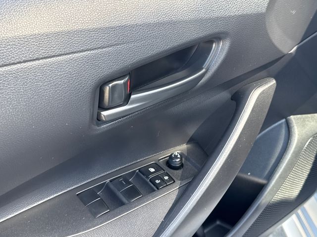 2022 Toyota Corolla LE photo 5