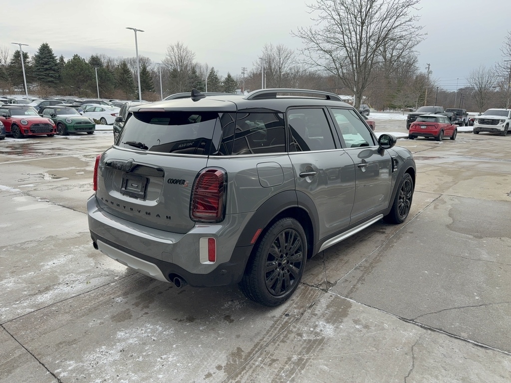 2022 Mini Countryman S ALL4 photo 2