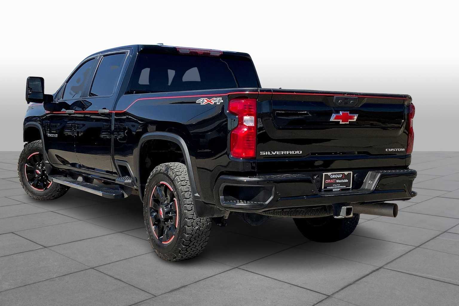 2022 Chevrolet Silverado 2500HD Custom photo 10