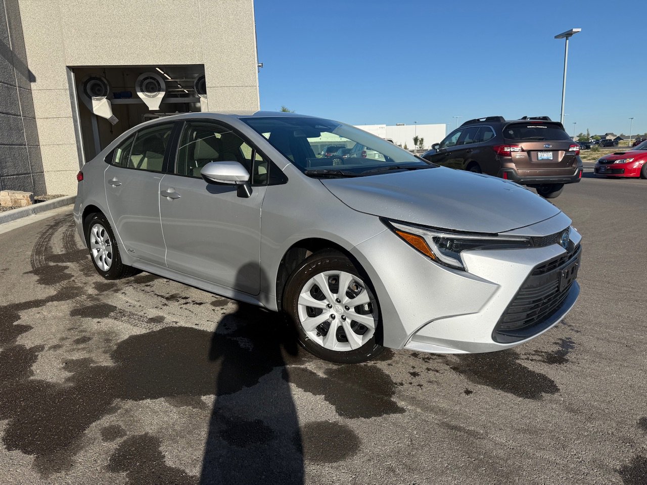 Used 2024 Toyota Corolla LE with VIN JTDBDMHE8RJ006558 for sale in Kansas City