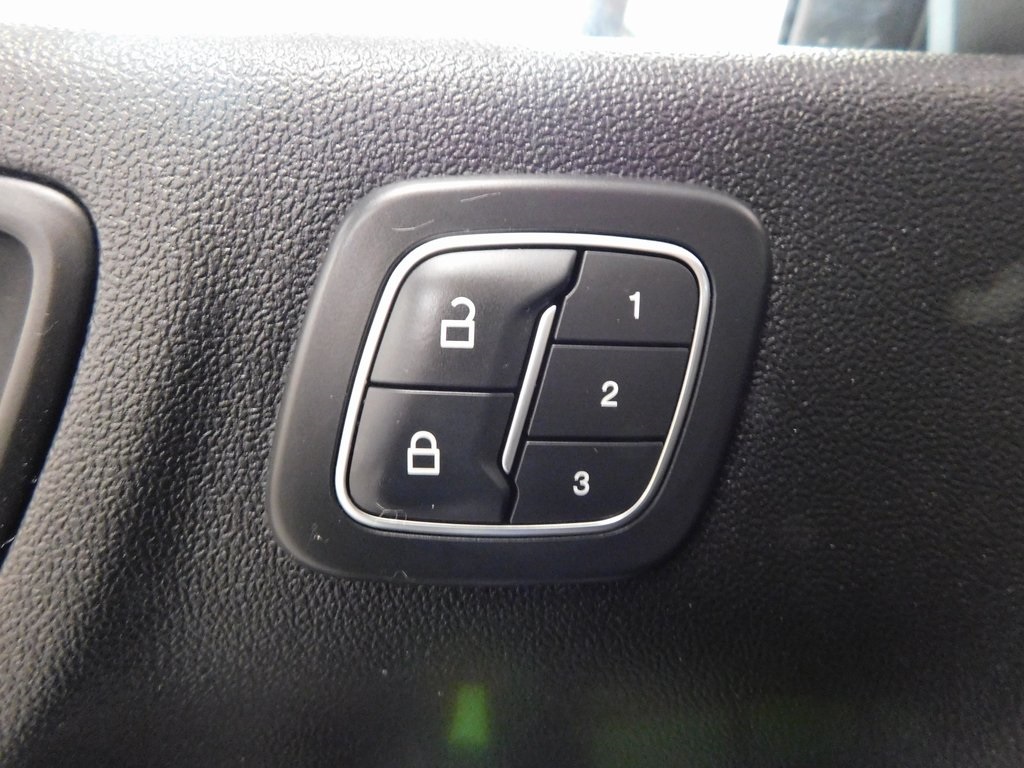2020 Ford Escape Titanium photo 14