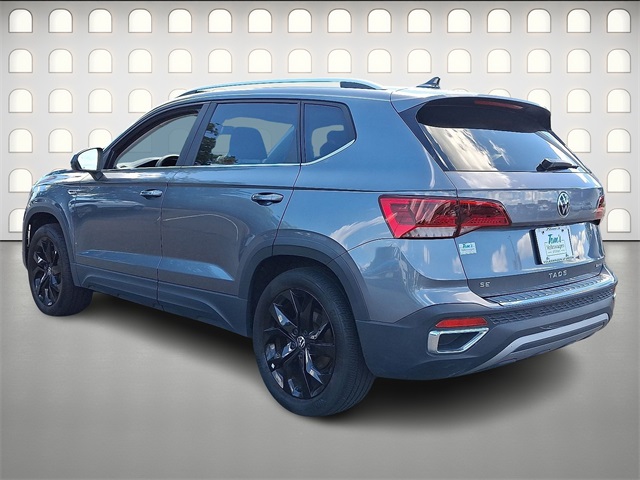 2022 Volkswagen Taos SE photo 3