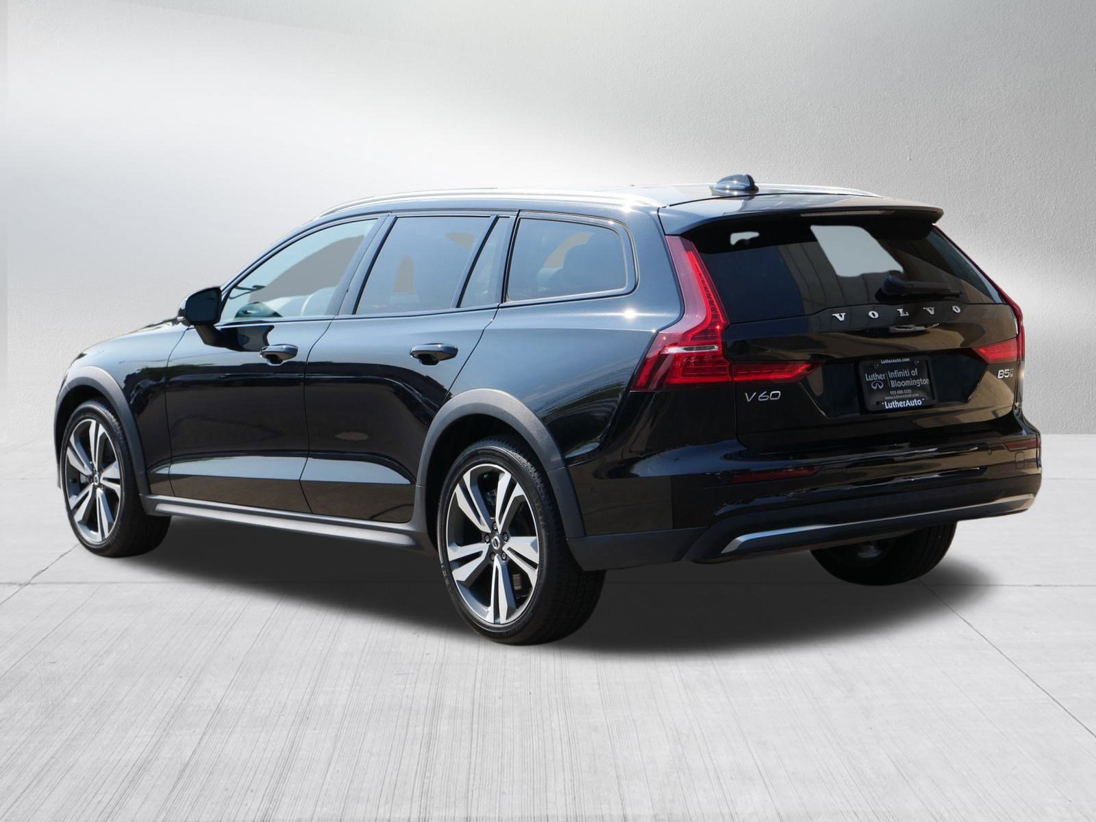 2024 Volvo V60 Cross Country Plus photo 5