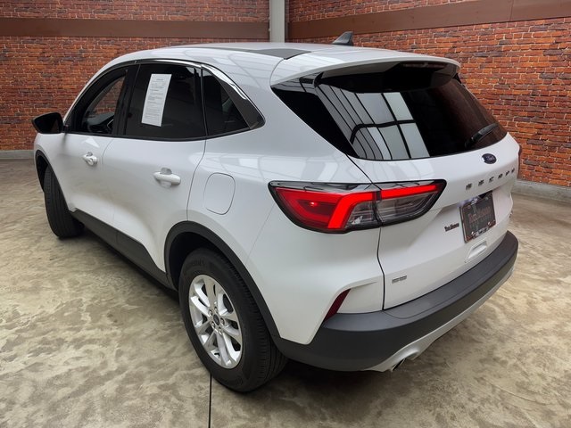 2022 Ford Escape SE photo 2