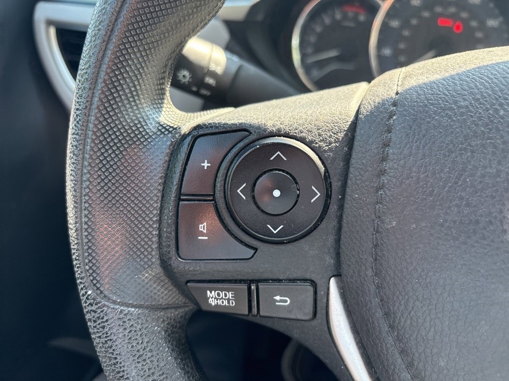 2015 Toyota Corolla LE photo 14