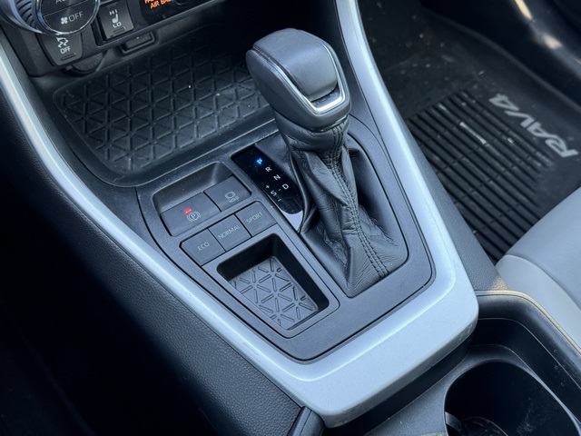 2020 Toyota RAV4 XLE Premium photo 22