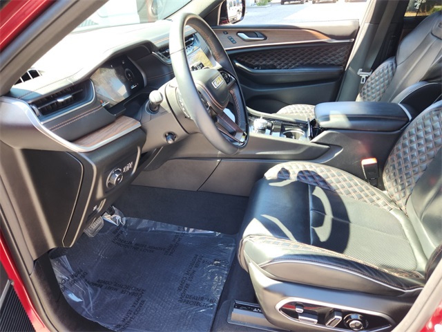 2022 Jeep Grand Cherokee Summit photo 4