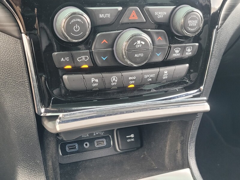 2020 Jeep Grand Cherokee Altitude photo 16