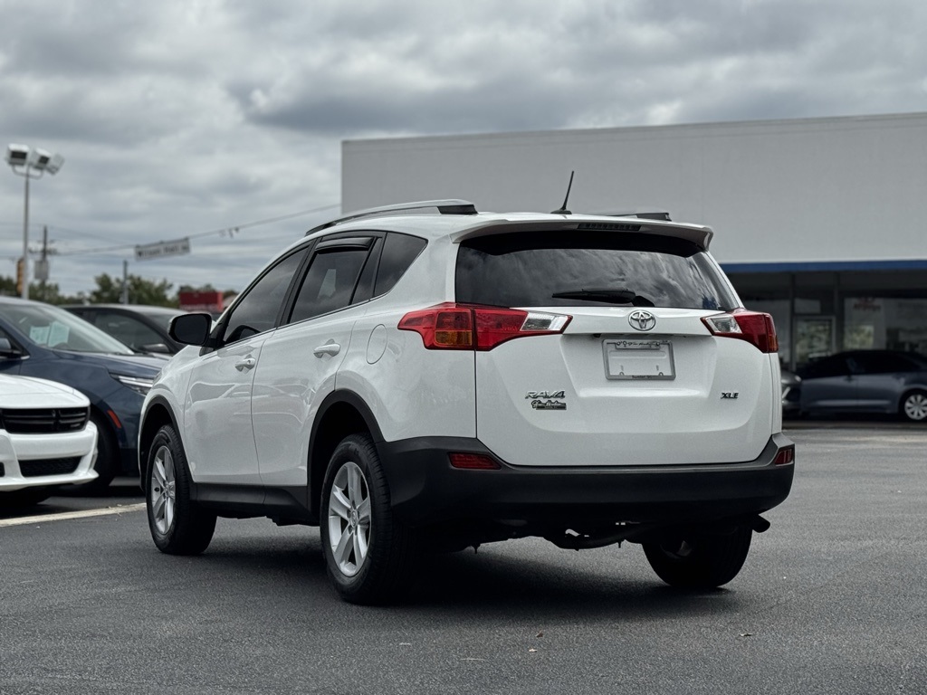 2014 Toyota RAV4 XLE photo 3