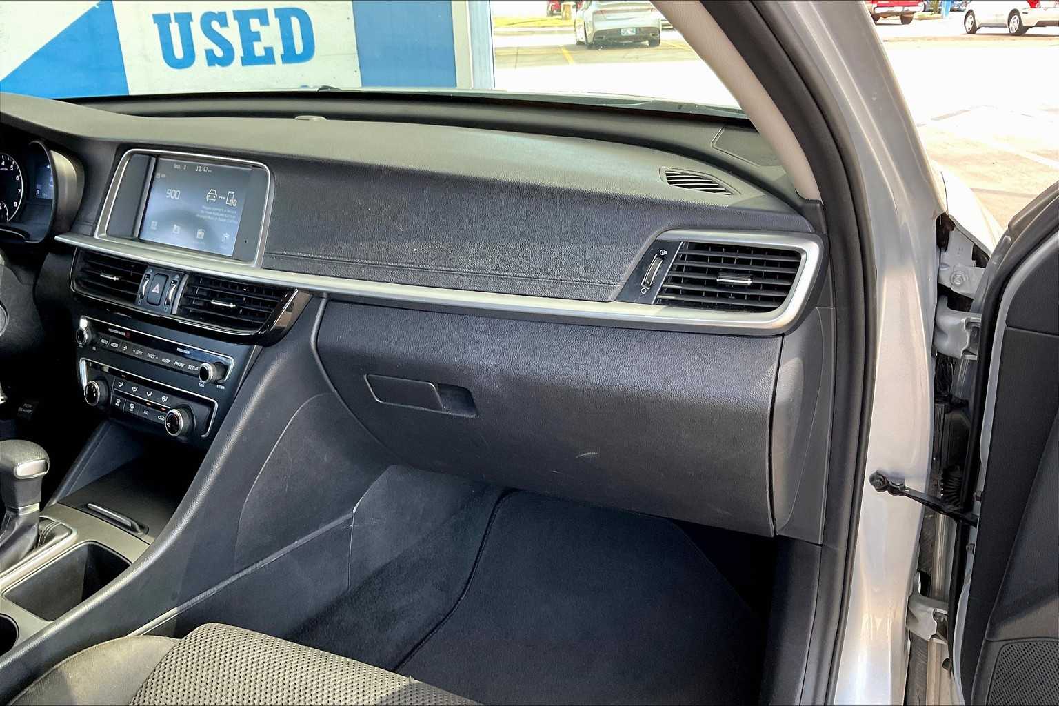 2020 Kia Optima LX photo 17