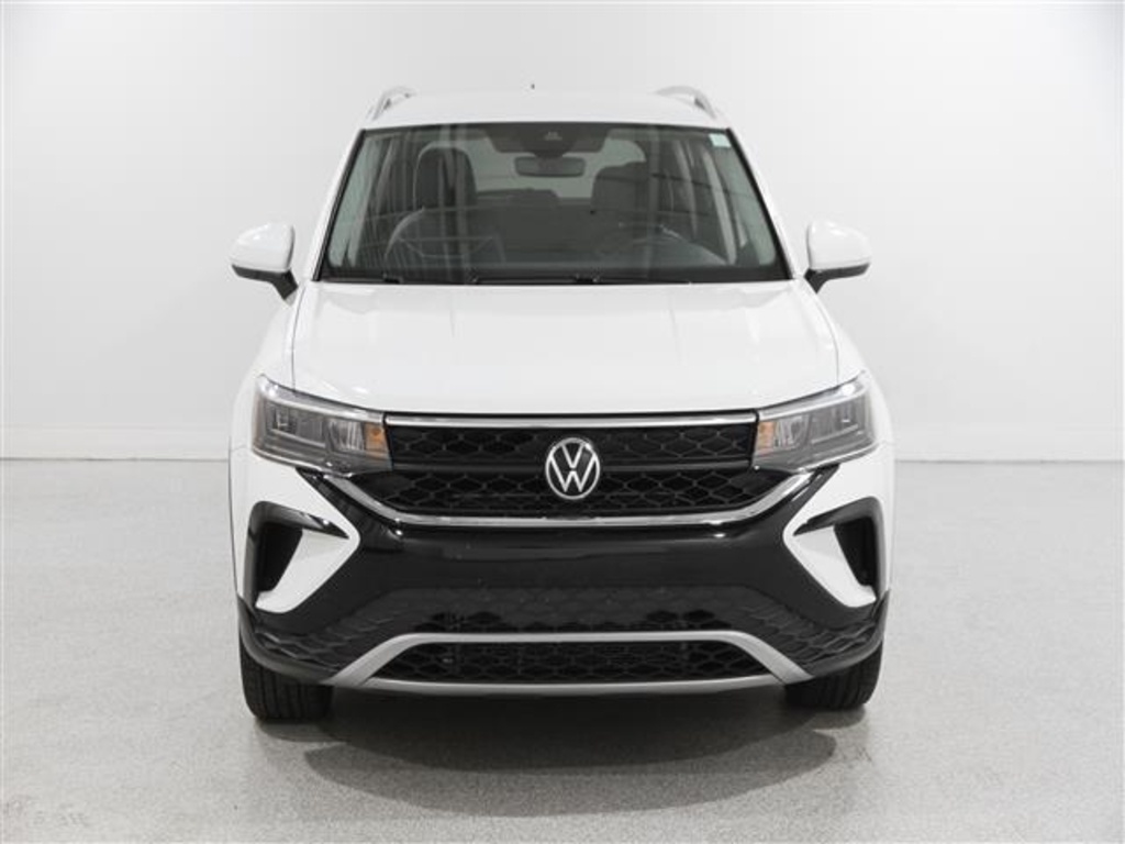 2023 Volkswagen Taos SE photo 2