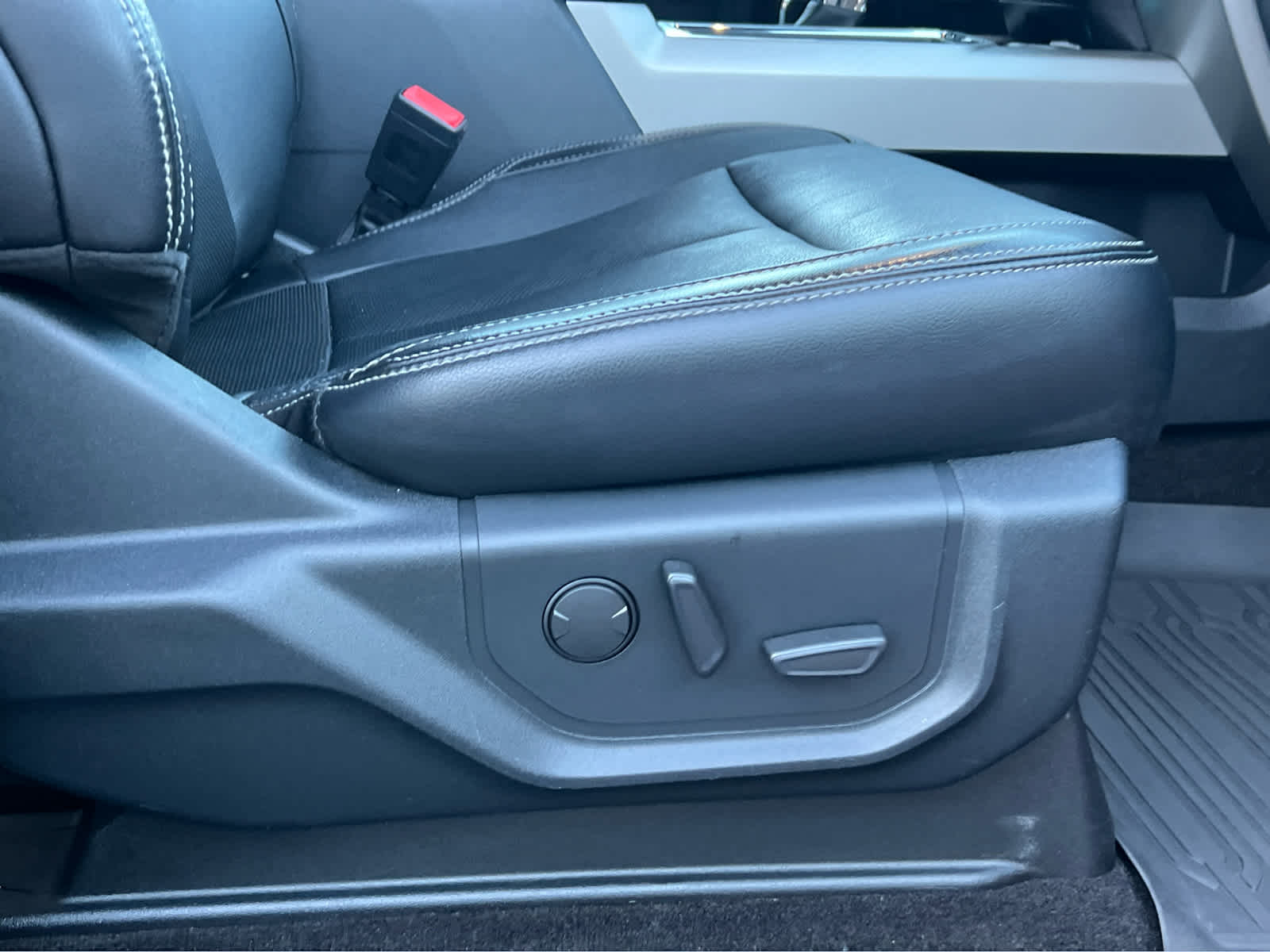 2020 Ford F-150 Lariat photo 3