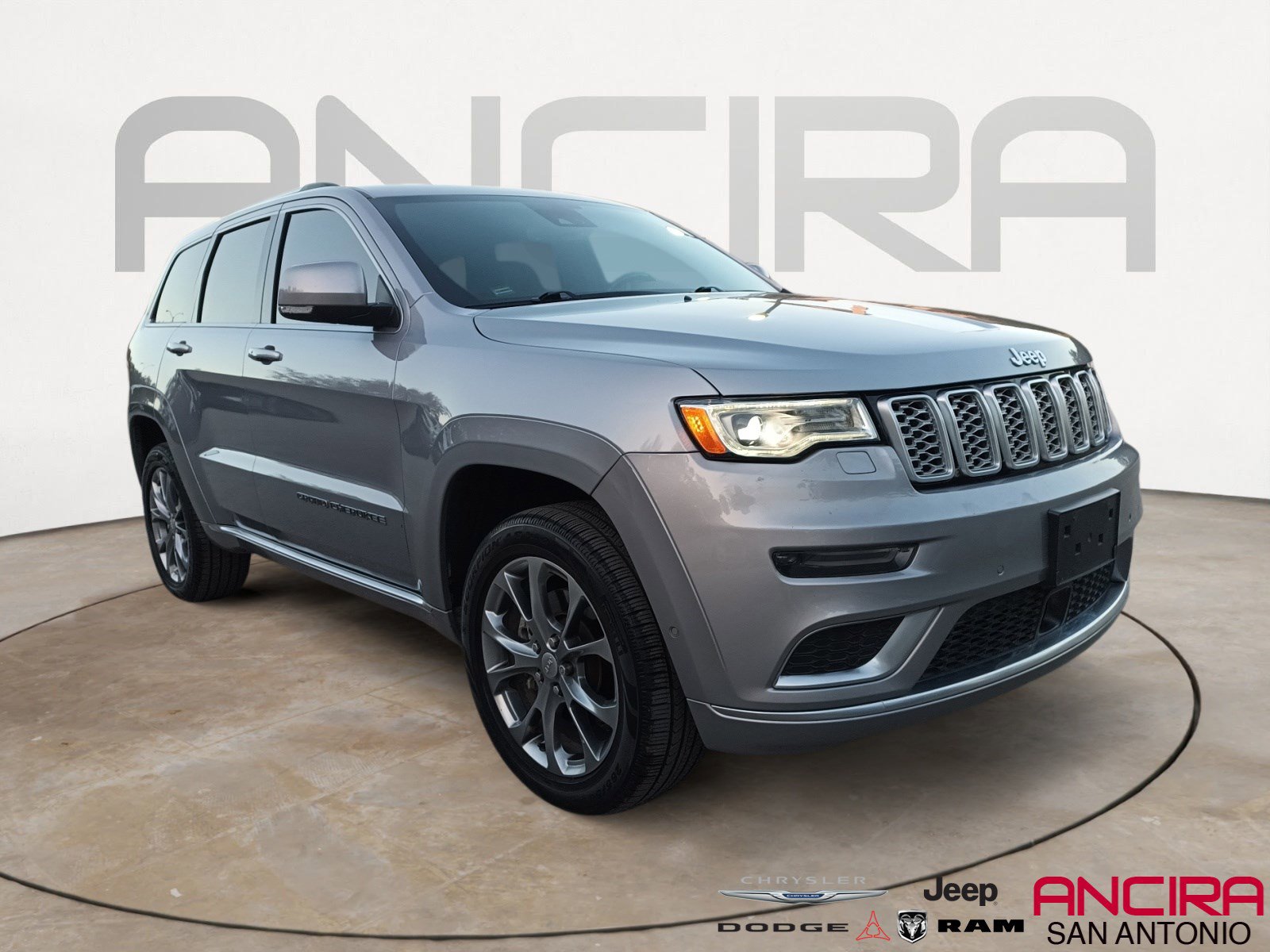 2020 Jeep Grand Cherokee Summit's photo