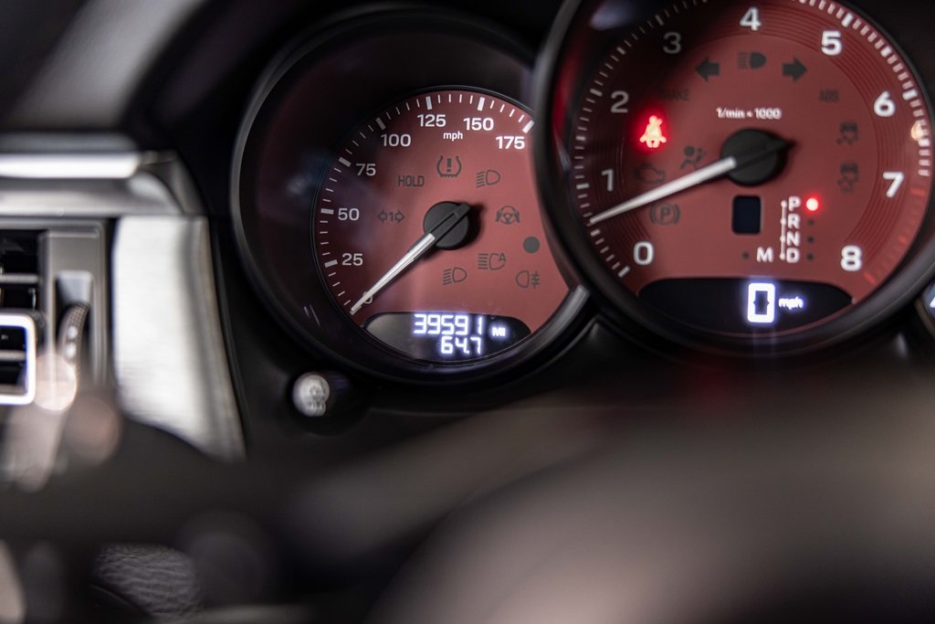 2023 PORSCHE MACAN - Image 24