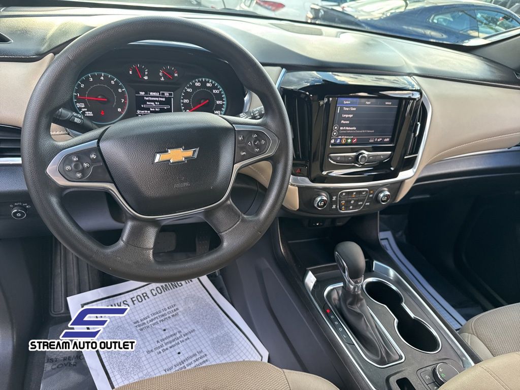 2023 Chevrolet Traverse LS photo 17