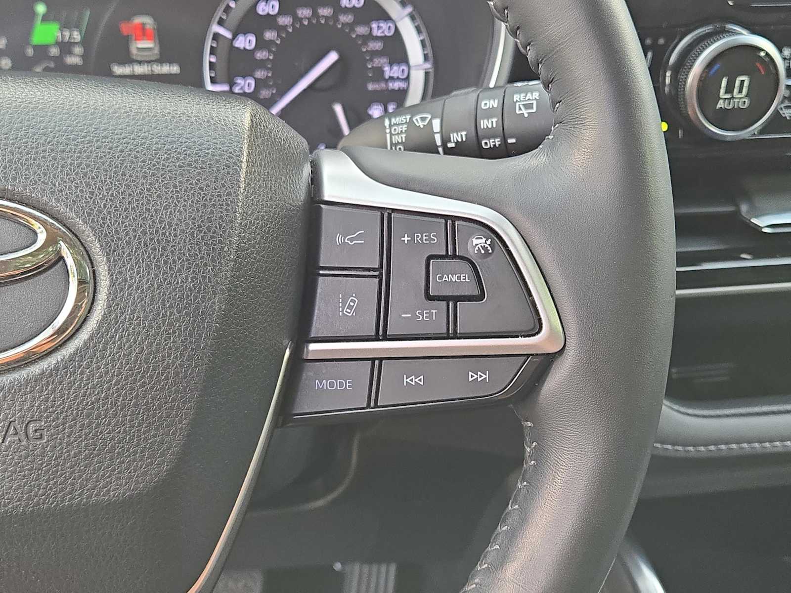 2022 Toyota Highlander Limited photo 27