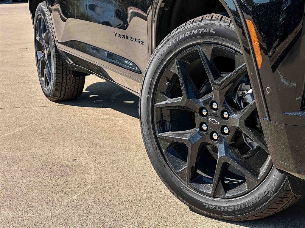 2026 Chevrolet Traverse RS photo 2