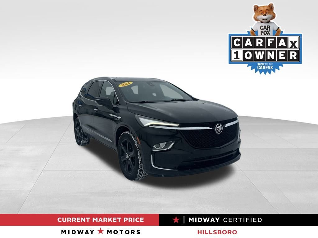 2024 Buick Enclave Essence's photo