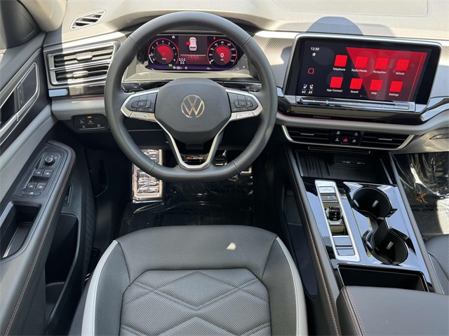 2025 Volkswagen Atlas Peak Edition SE photo 2