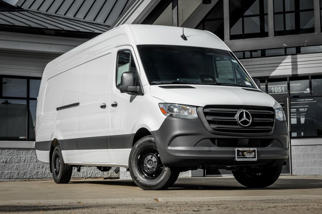 2026 Mercedes-Benz Sprinter Cargo Van Base's photo