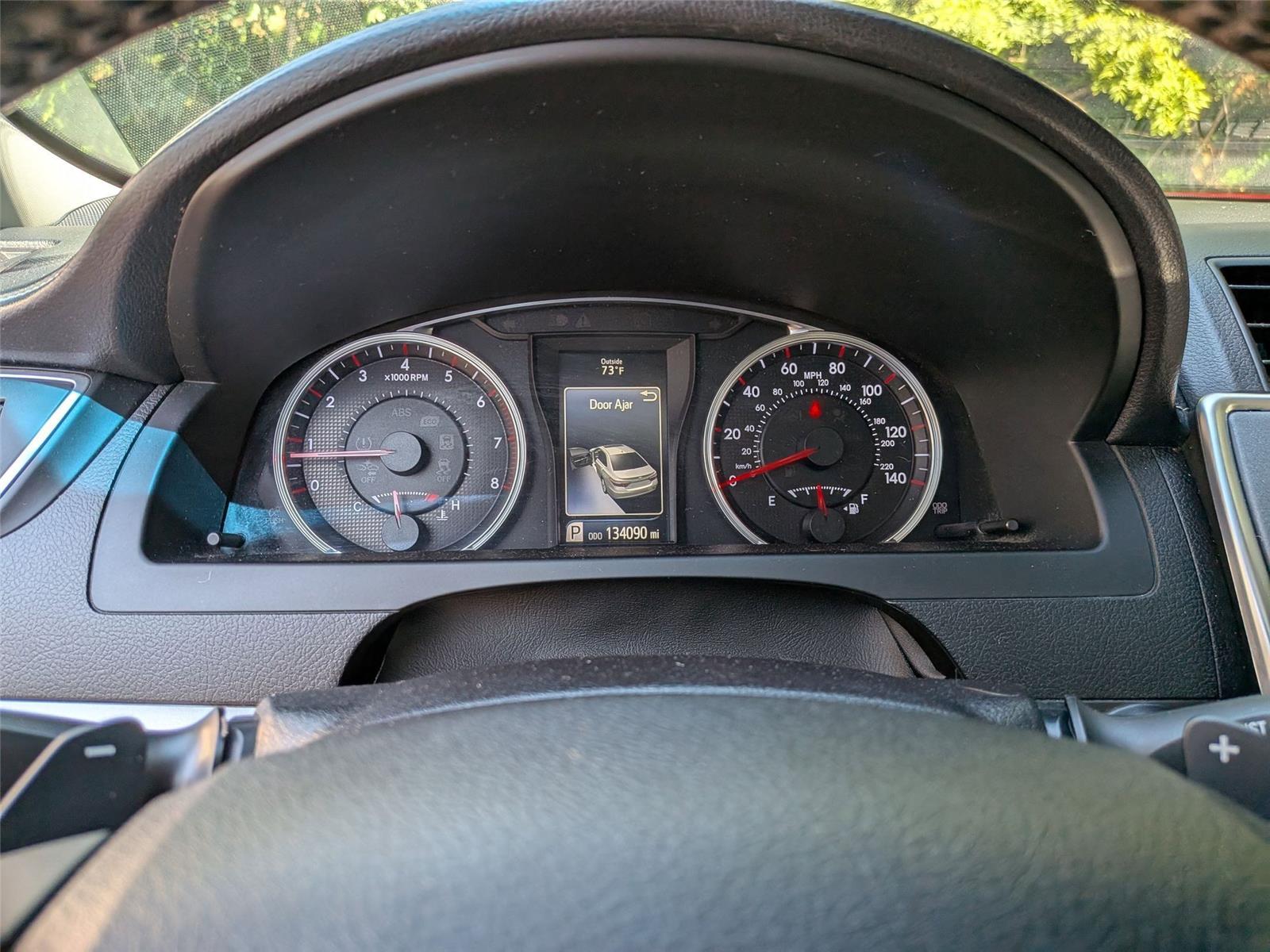 2015 Toyota Camry XSE photo 18