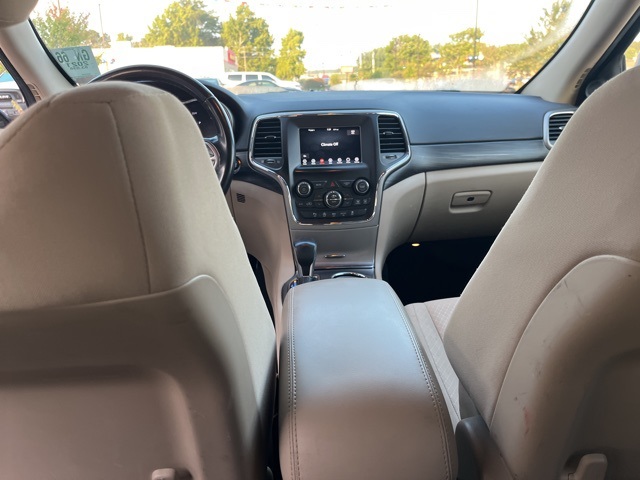 2021 Jeep Grand Cherokee Laredo E photo 16