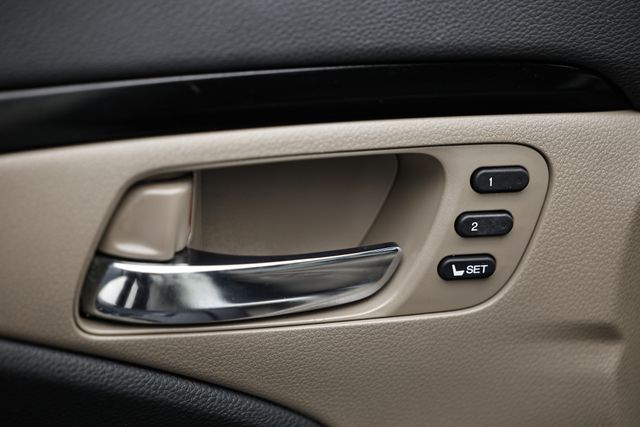 2016 Honda Pilot Touring photo 14