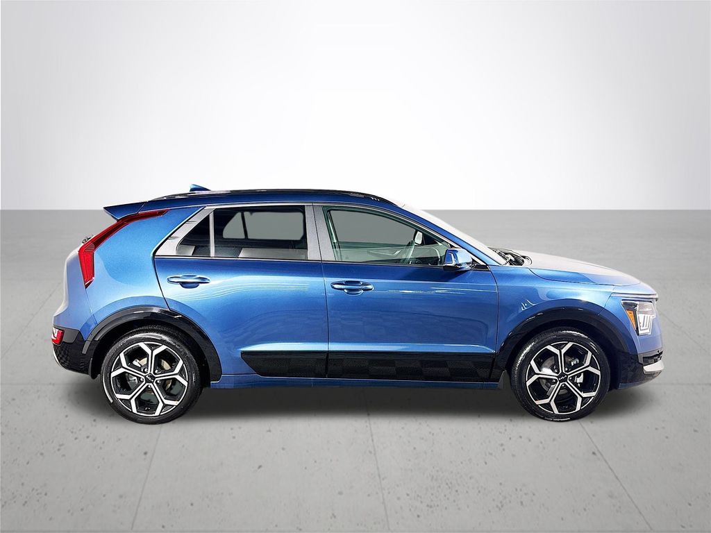 2025 Kia Niro Plug-In Hybrid SX Touring photo 5