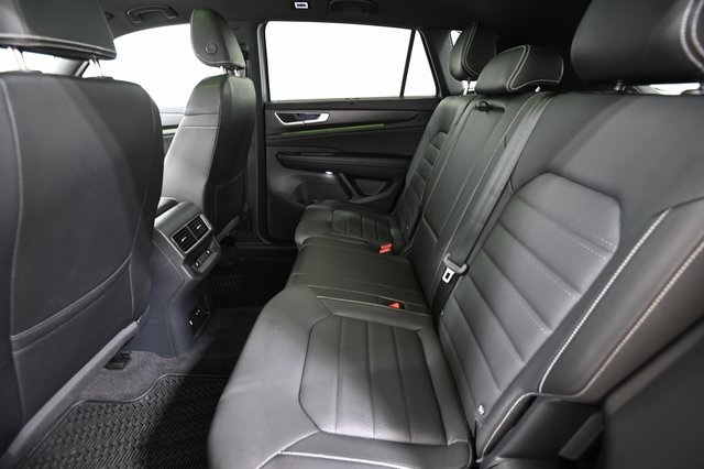 2024 Volkswagen Atlas Cross Sport SEL R-Line photo 7