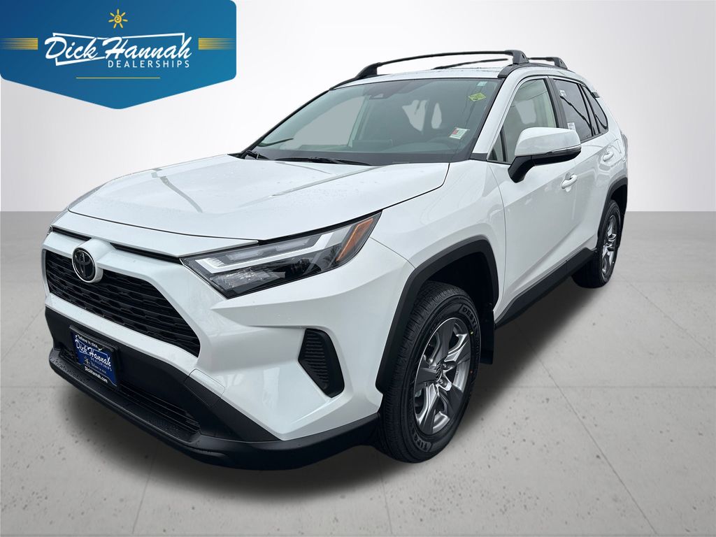 2025 Toyota RAV4 XLE's photo