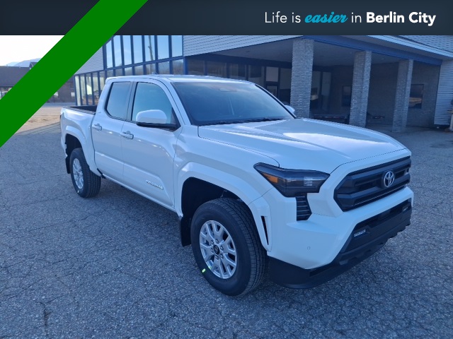 2025 Toyota Tacoma SR5's photo