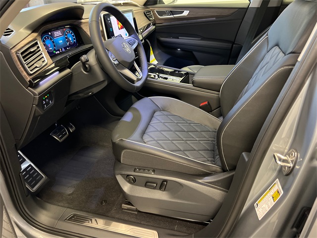 2026 Volkswagen Atlas SEL Premium R-Line photo 7