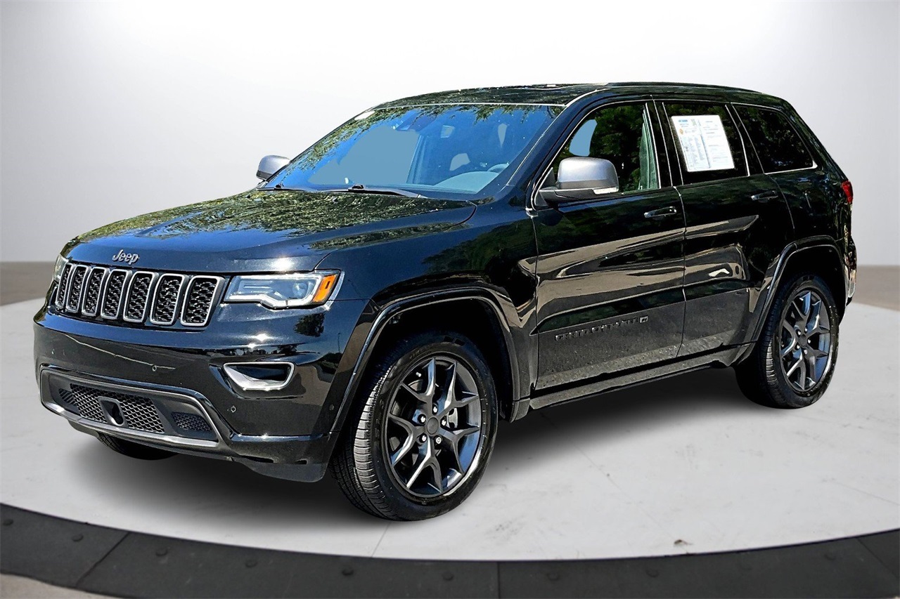 2021 Jeep Grand Cherokee Anniversary Edition photo 4